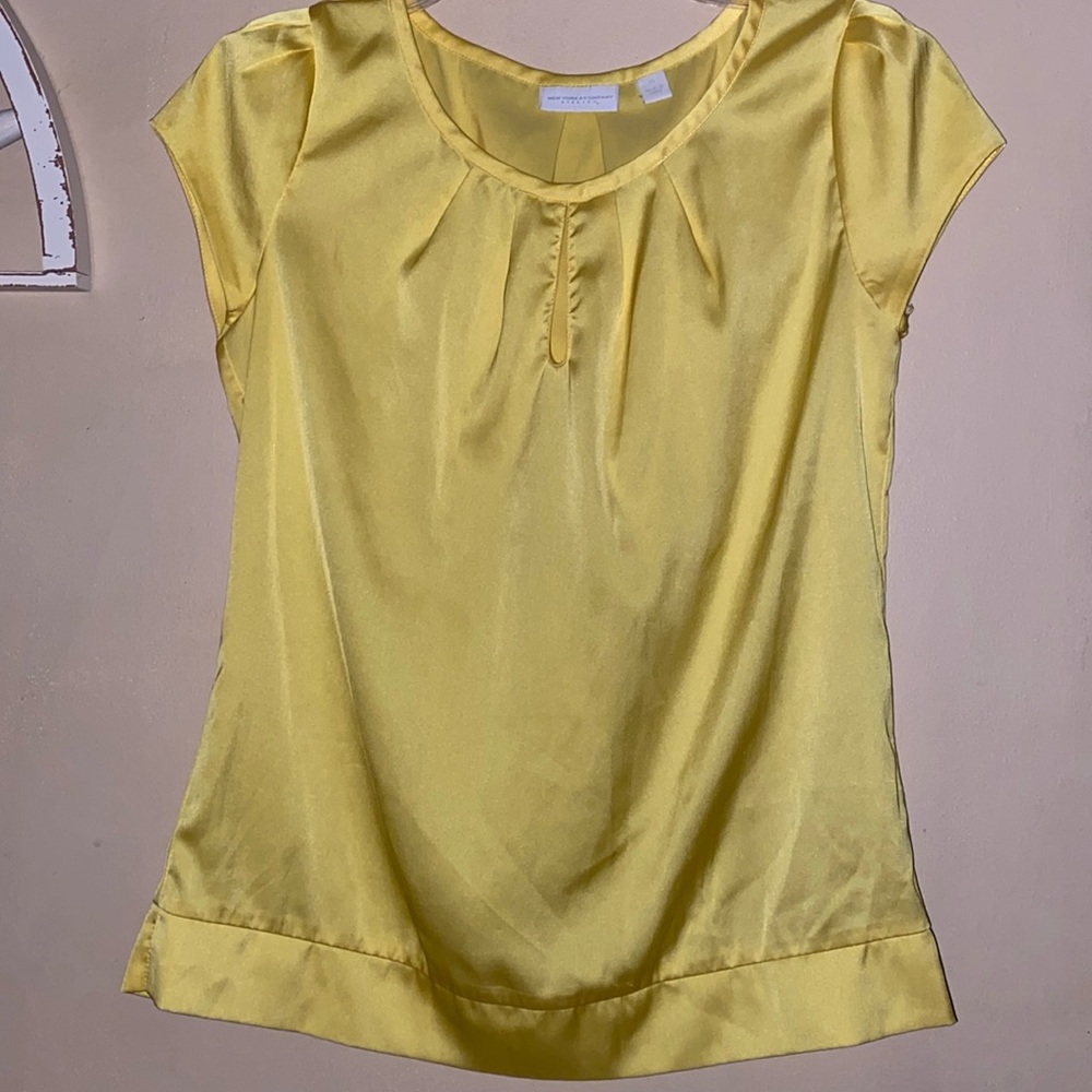 Women’s New York & Company Top